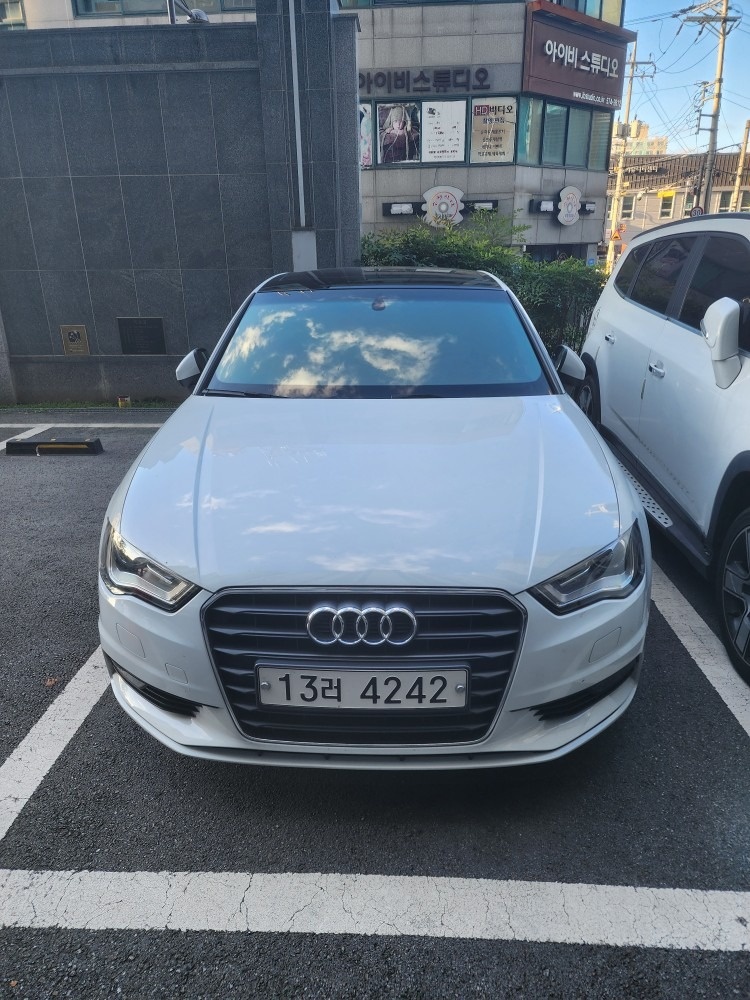 A3 8V 25 TDI (110마력)세단 매물 썸네일