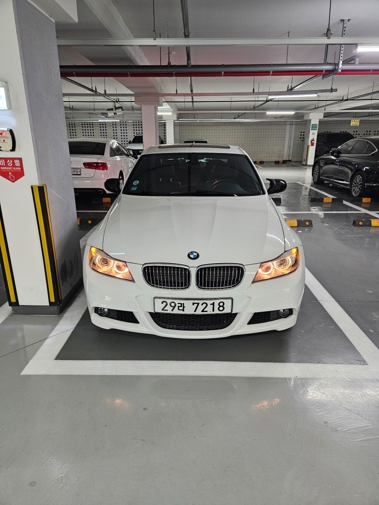 안녕하세요

2011년식 BMW E9