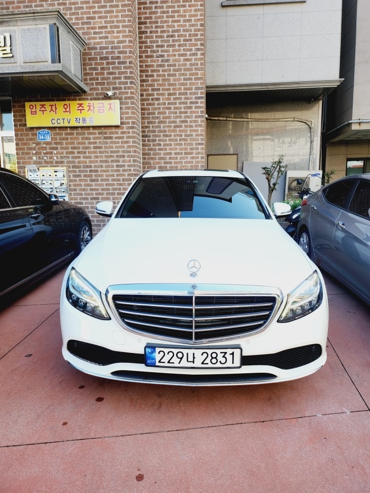 C 클래스 W205 C220 d 4Matic (194마력)익스클루시브 매물 썸네일