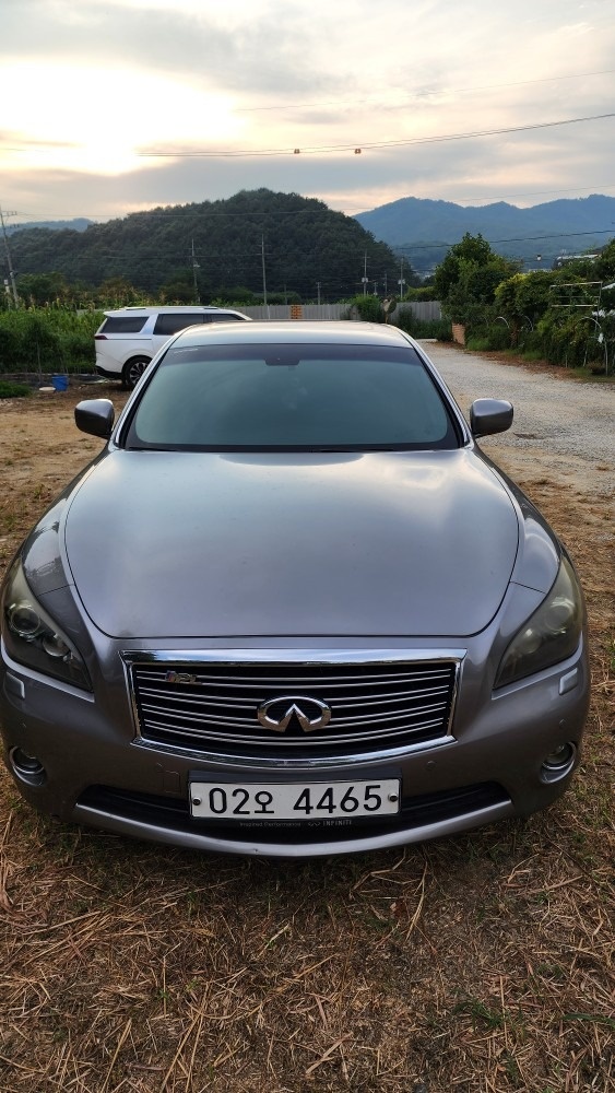 인피니티 Q70 3.0d
 2014년