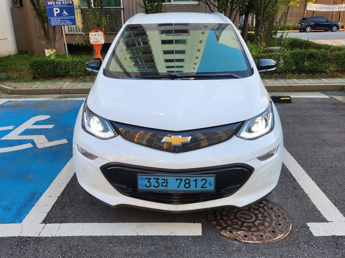 볼트 BEV(66kWh/414km) FWD 프리미어 매물 썸네일