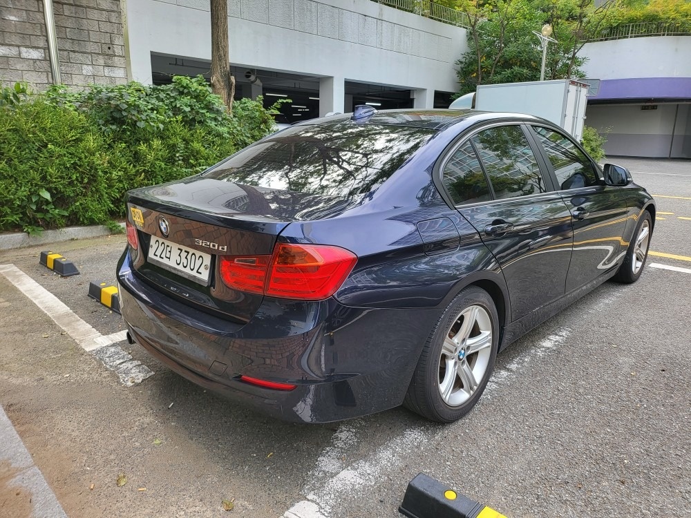 BMW 320d F30 판매.
201 중고차 직거래 (4)