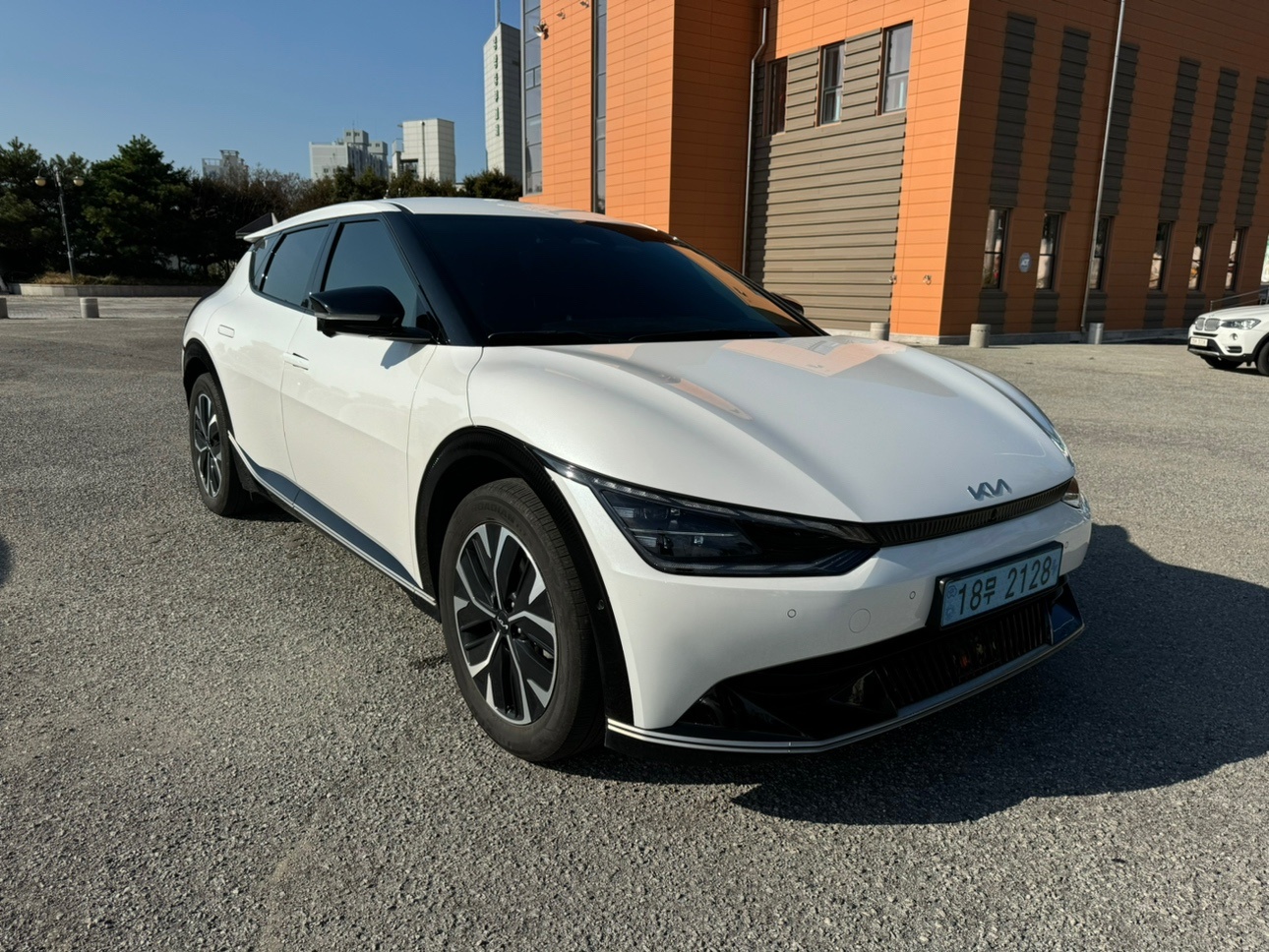 EV6 CV BEV(롱레인지/77.4kWh) RWD 어스(470km) 매물 썸네일