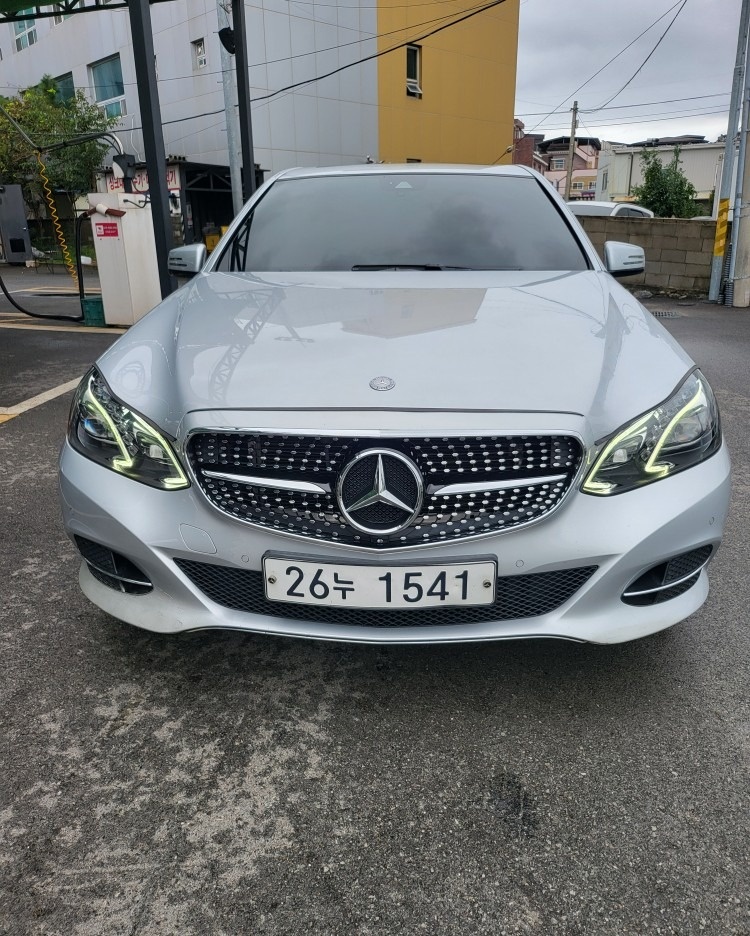 E 클래스 W212 E220 CDI 후기형 (170마력)아방가르드 매물 썸네일