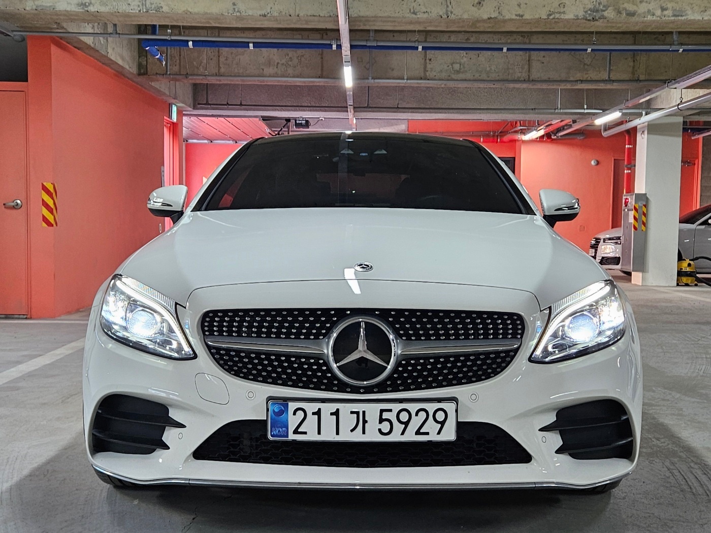 C 클래스 W205 C200 Coupe 후기형 (245마력)AMG Line 매물 썸네일