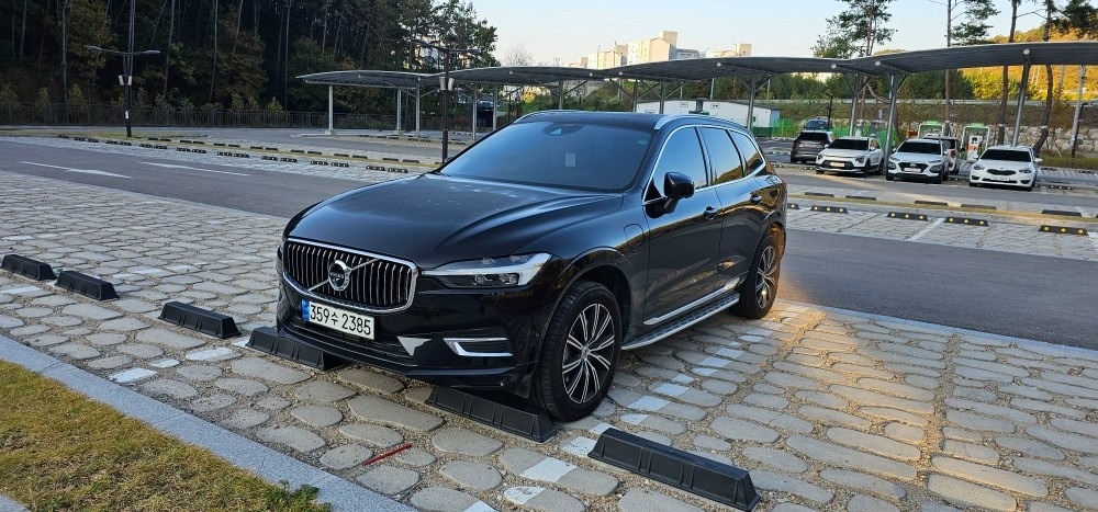 XC60 Ⅱ T8 AWD PHEV (318마력) 매물 썸네일