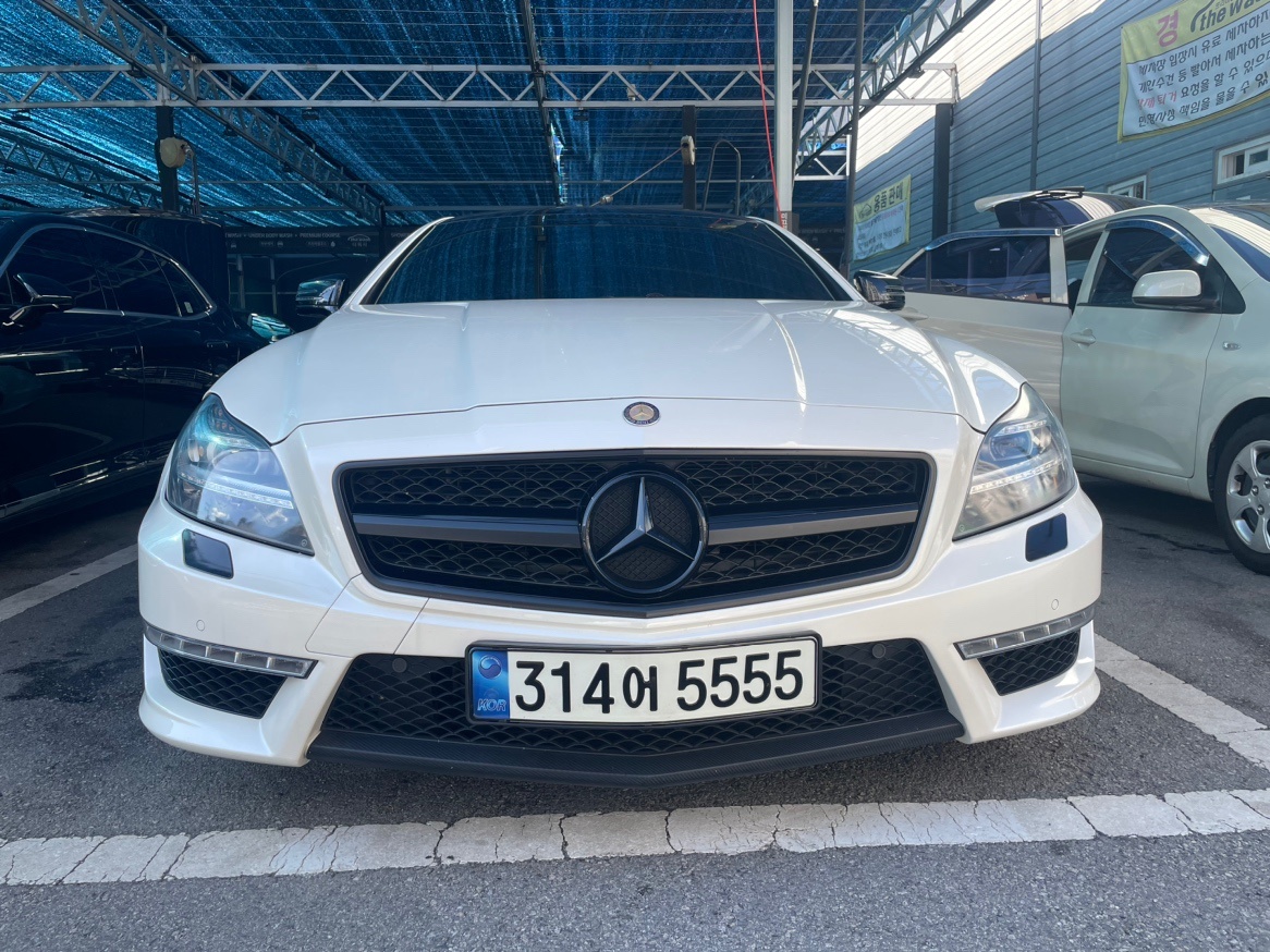 12년식 cls63amg  모델이구요 중고차 직거래 (1)