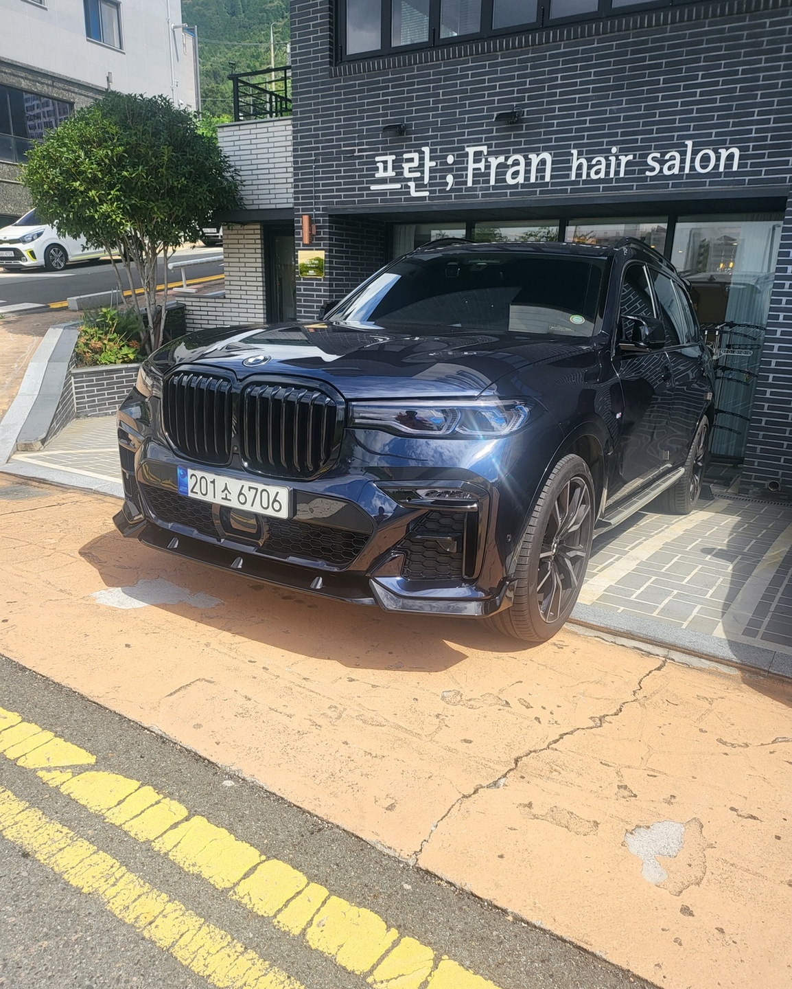 1. 물품명 : BMW X7 40i
 중고차 직거래 (4)