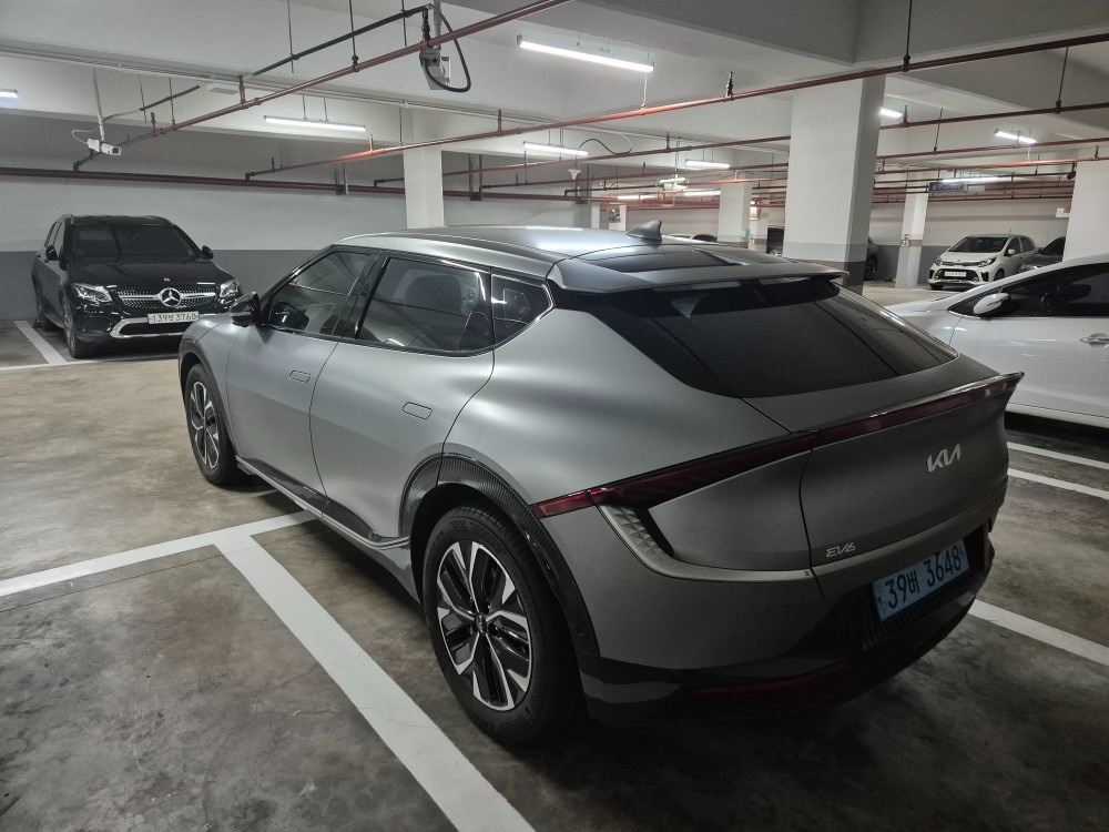 EV6 CV BEV(롱레인지/77.4kWh) AWD 어스(441km) 매물 썸네일