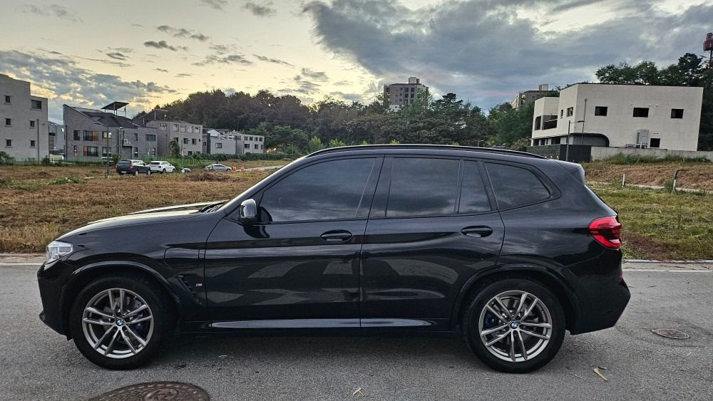 BMW X3 30e  xDrive 
 중고차 직거래 (7)