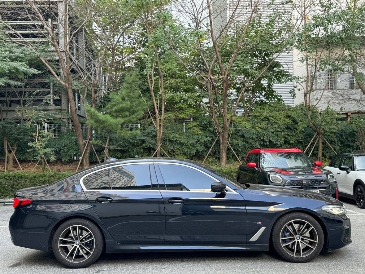 BMW 520i M Spt LCI
카 중고차 직거래 (4)