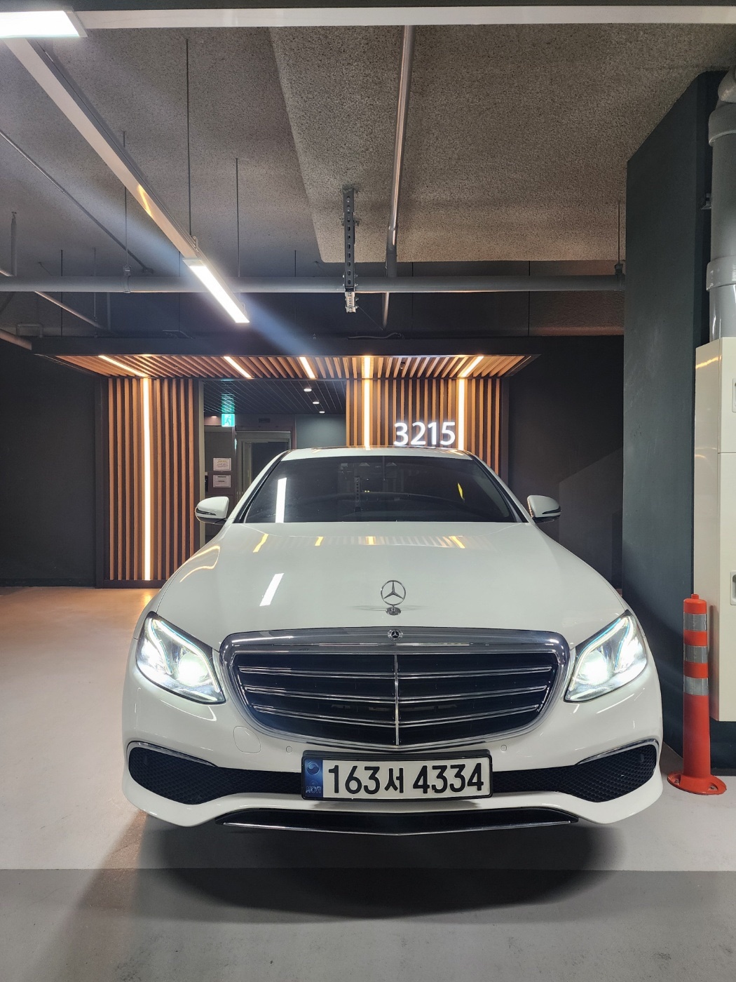 E 클래스 W213 E220 d 4Matic 전기형 (194마력) 매물 썸네일