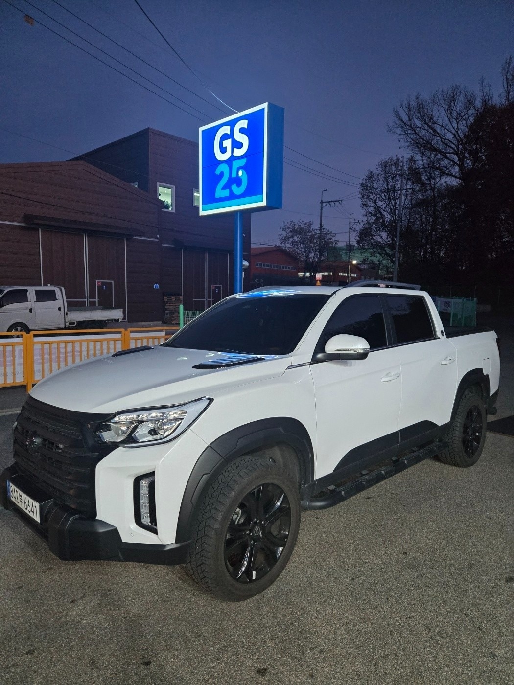 더 뉴 렉스턴 스포츠 Q215 5인승(디젤 2.2) 4WD 익스페디션 매물 썸네일