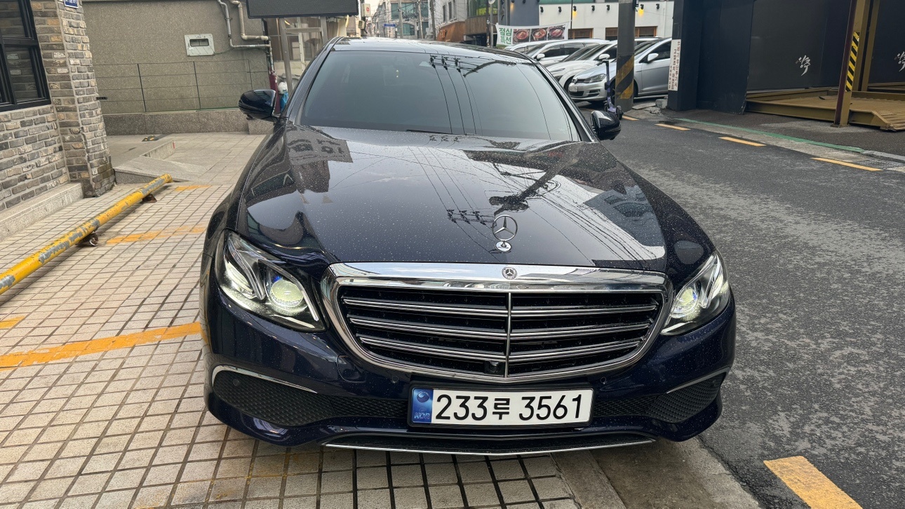 E 클래스 W213 E300 전기형 (211마력)익스클루시브 매물 썸네일