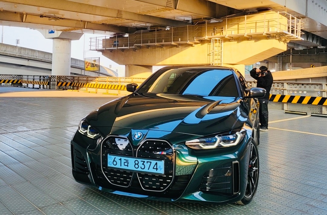 i4 그란쿠페G26 M50(84kWh) xDrive (544마력) 매물 썸네일