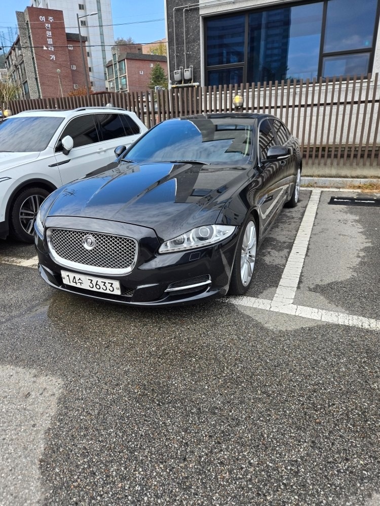 XJ X351 5.0 포트폴리오 LWB 매물 썸네일