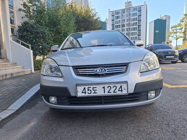 뉴 프라이드 JB 4DR 1.6(CVVT) SLX 매물 썸네일