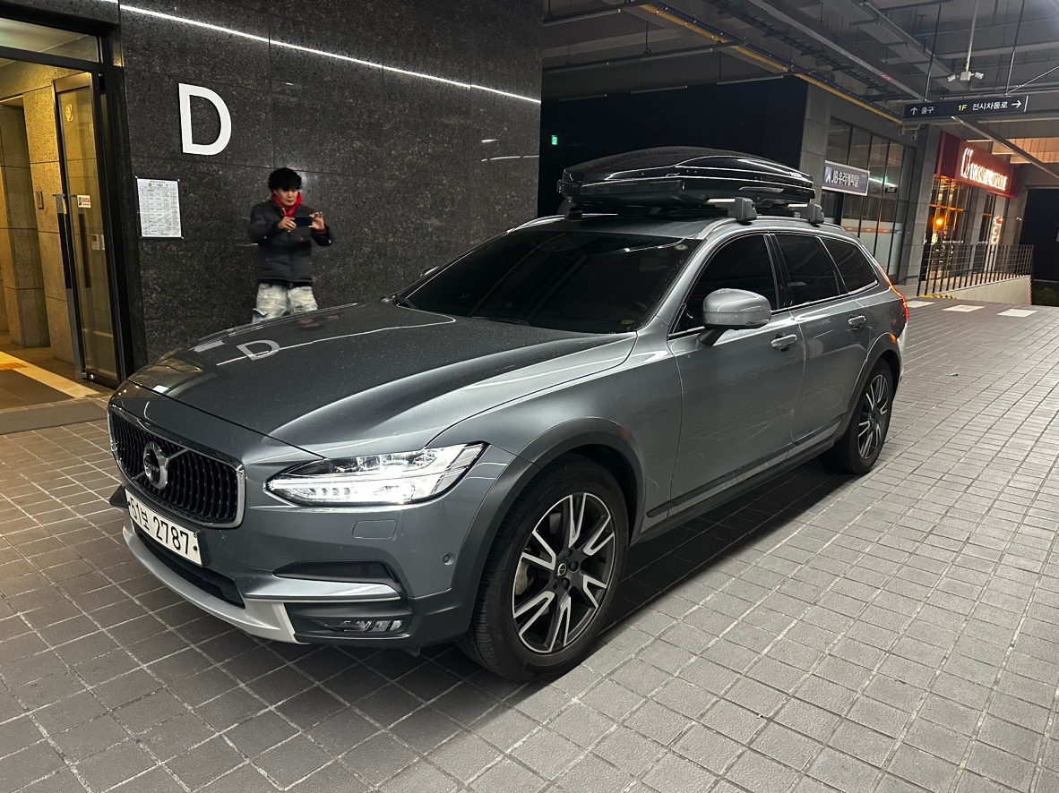 V90 크로스컨트리 T5 AWD 매물 썸네일