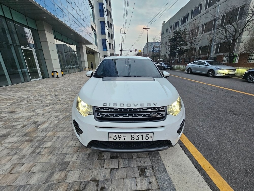 디스커버리 스포츠 L550 2.0 TD4 AWD SE (150마력) 매물 썸네일