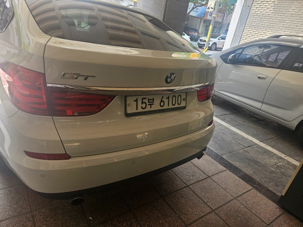 bmw  5gt 차량 판매합니다

교 중고차 직거래 (3)