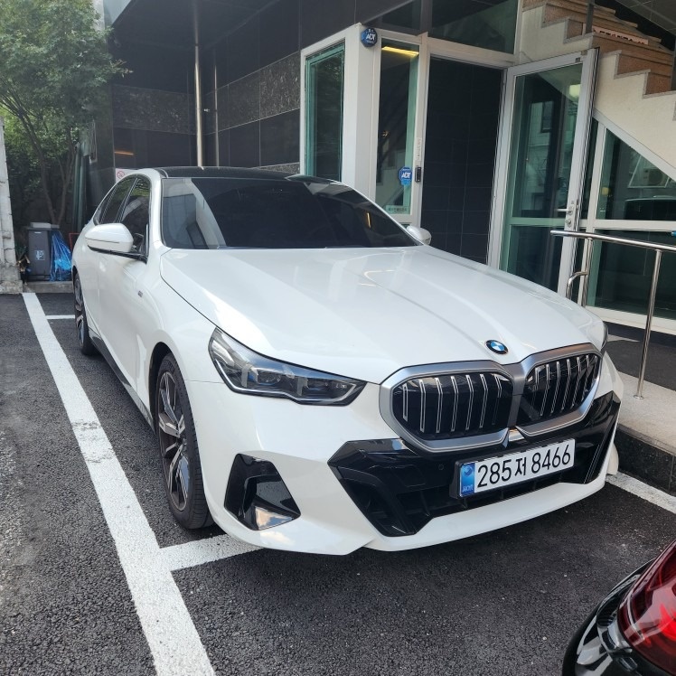 5시리즈 G60 530 i xDrive 전기형 (258마력) 매물 썸네일