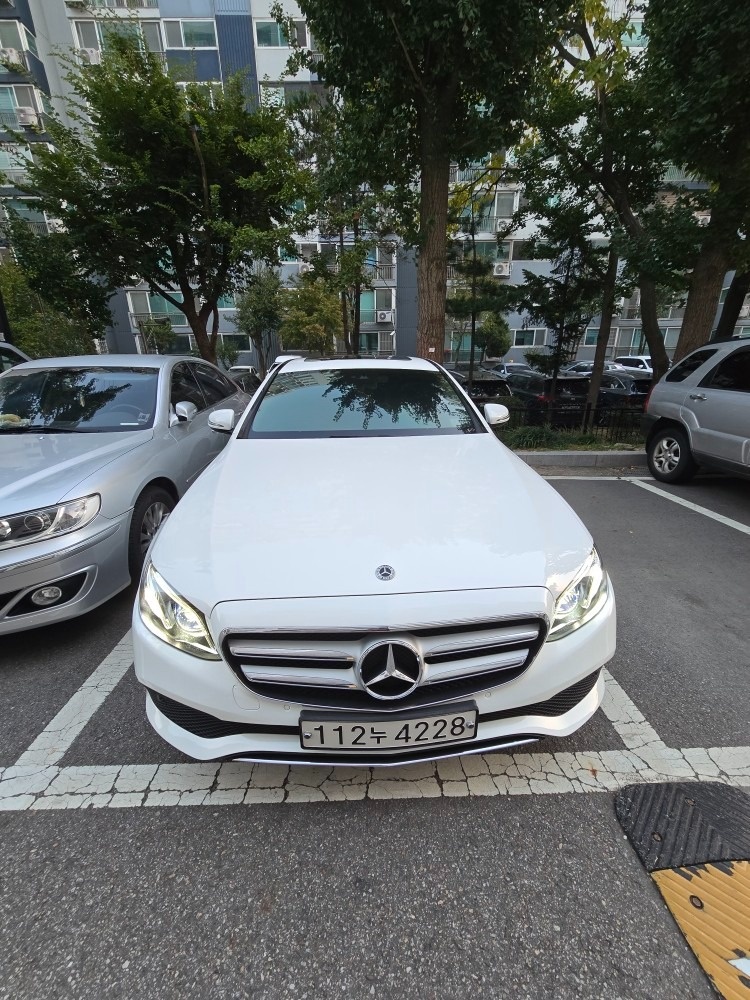 E 클래스 W213 E220 d 전기형 (163마력) 매물 썸네일