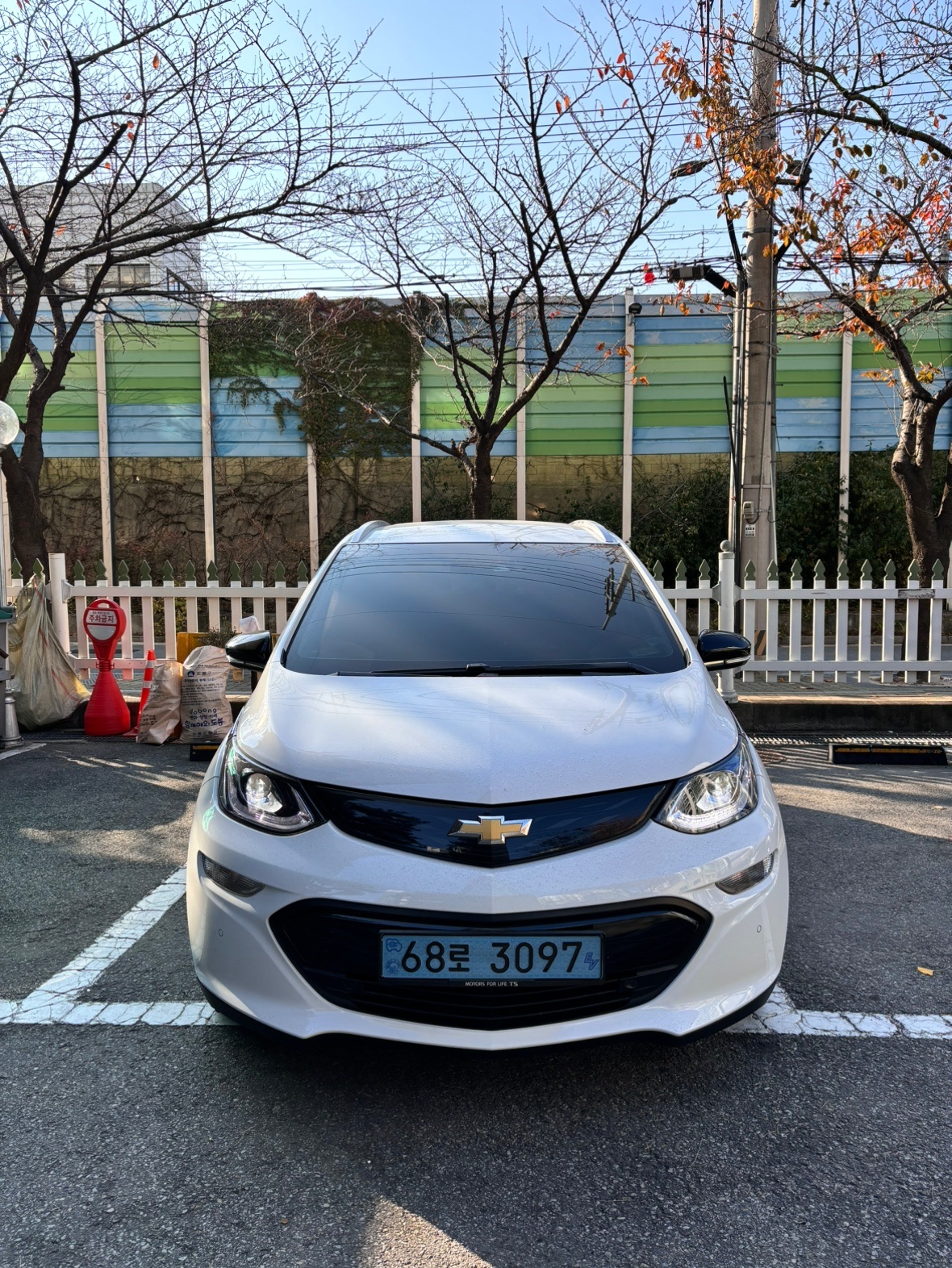 볼트 BEV(66kWh/414km) FWD 프리미어 매물 썸네일