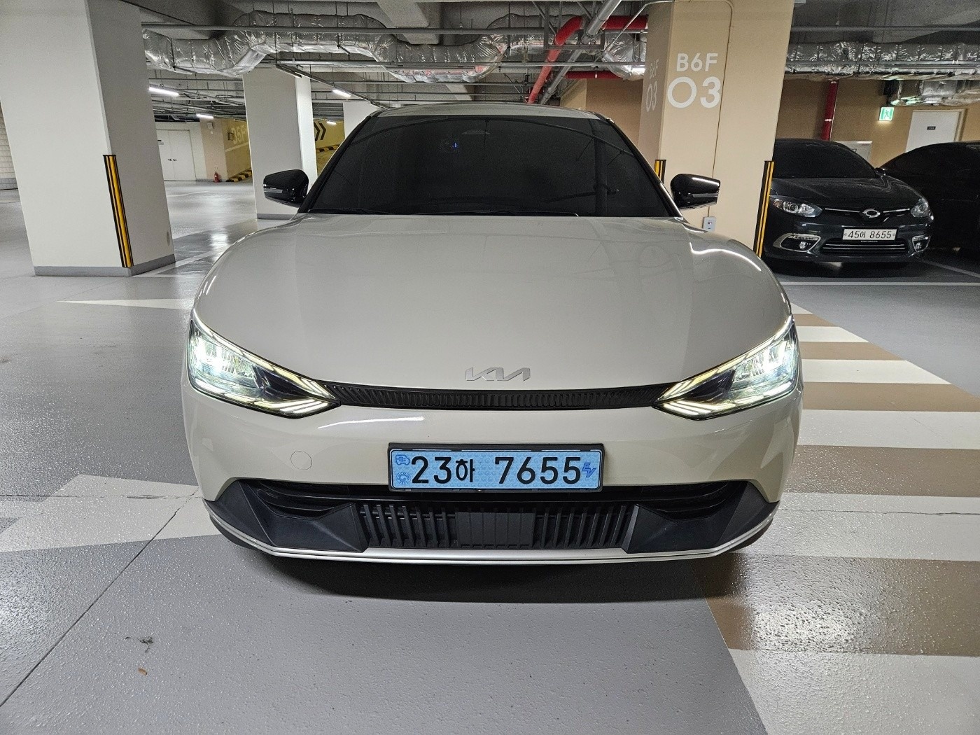 EV6 CV BEV(롱레인지/77.4kWh) RWD 에어(470km) 매물 썸네일