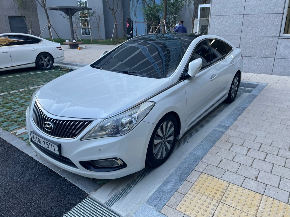 그랜저 HG HEV 2.4 FWD 프리미엄 매물 썸네일