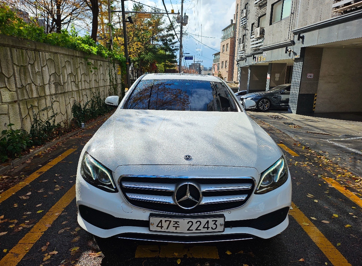 E 클래스 W213 E220 d 4Matic 전기형 (194마력) 매물 썸네일