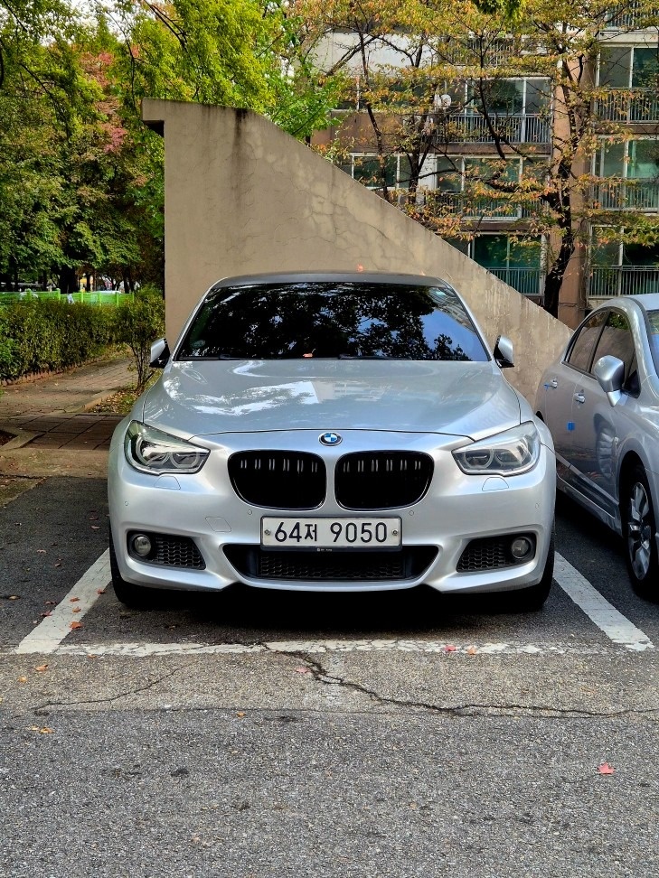 5GT 535i 판매합니다.

38만 중고차 직거래 (1)