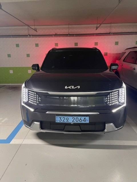 EV9 MV1 BEV(99.8kWh) RWD 에어(6인승) 매물 썸네일