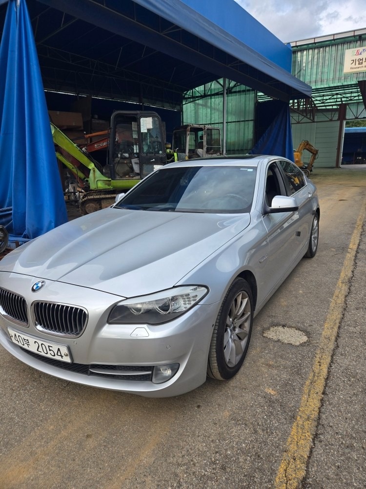 5시리즈 F10 535 i (306마력) 매물 썸네일