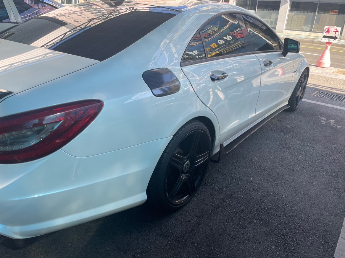 12년식 cls63amg  모델이구요 중고차 직거래 (5)