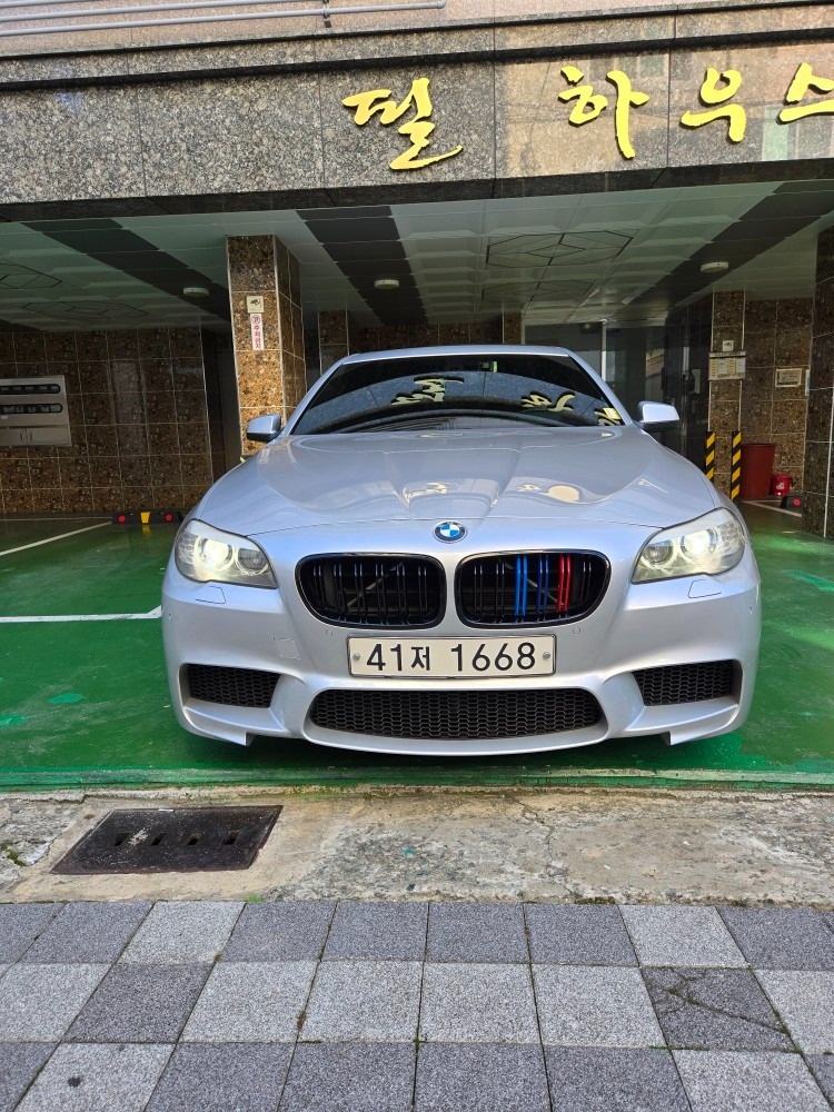 5시리즈 F10 535 i (306마력) 매물 썸네일