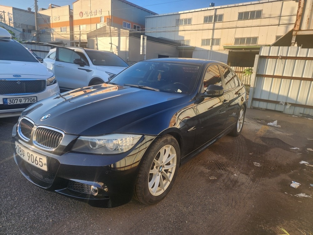 차명 : BMW 10년식 e90 32 중고차 직거래 (2)