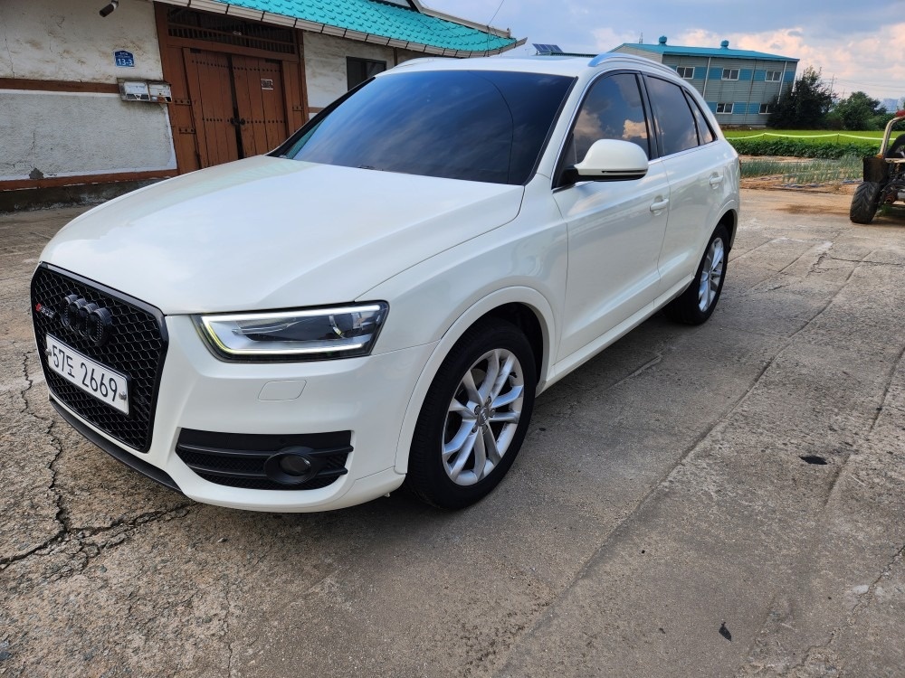 Q3 8U 2.0 TDI 콰트로 (177마력)다이나믹 매물 썸네일