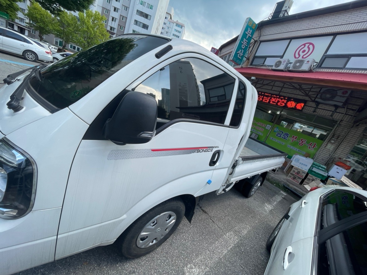 수동차량 운전 힘들어서 팝니다
보조석 중고차 직거래 (4)