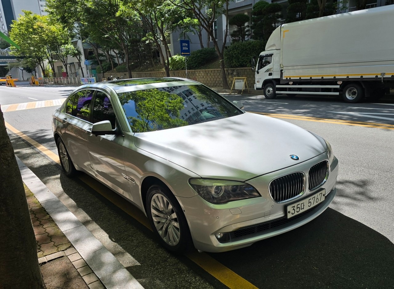 BMW740 LI 롱바디 이 차량은  중고차 직거래 (5)