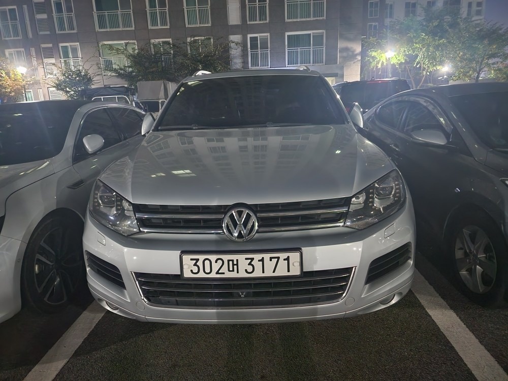 투아렉 Ⅱ 7P V6 3.0 TDI 블루모션 (245마력) 매물 썸네일