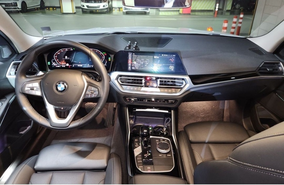 bmw 320i 입니다. 코너링 및  중고차 직거래 (9)