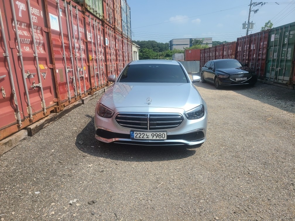 E 클래스 W213 E300 e 4Matic 후기형 (211마력) 익스클루시브 매물 썸네일