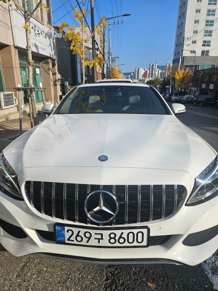 C 클래스 W205 C220 d (170마력)아방가르드 매물 썸네일