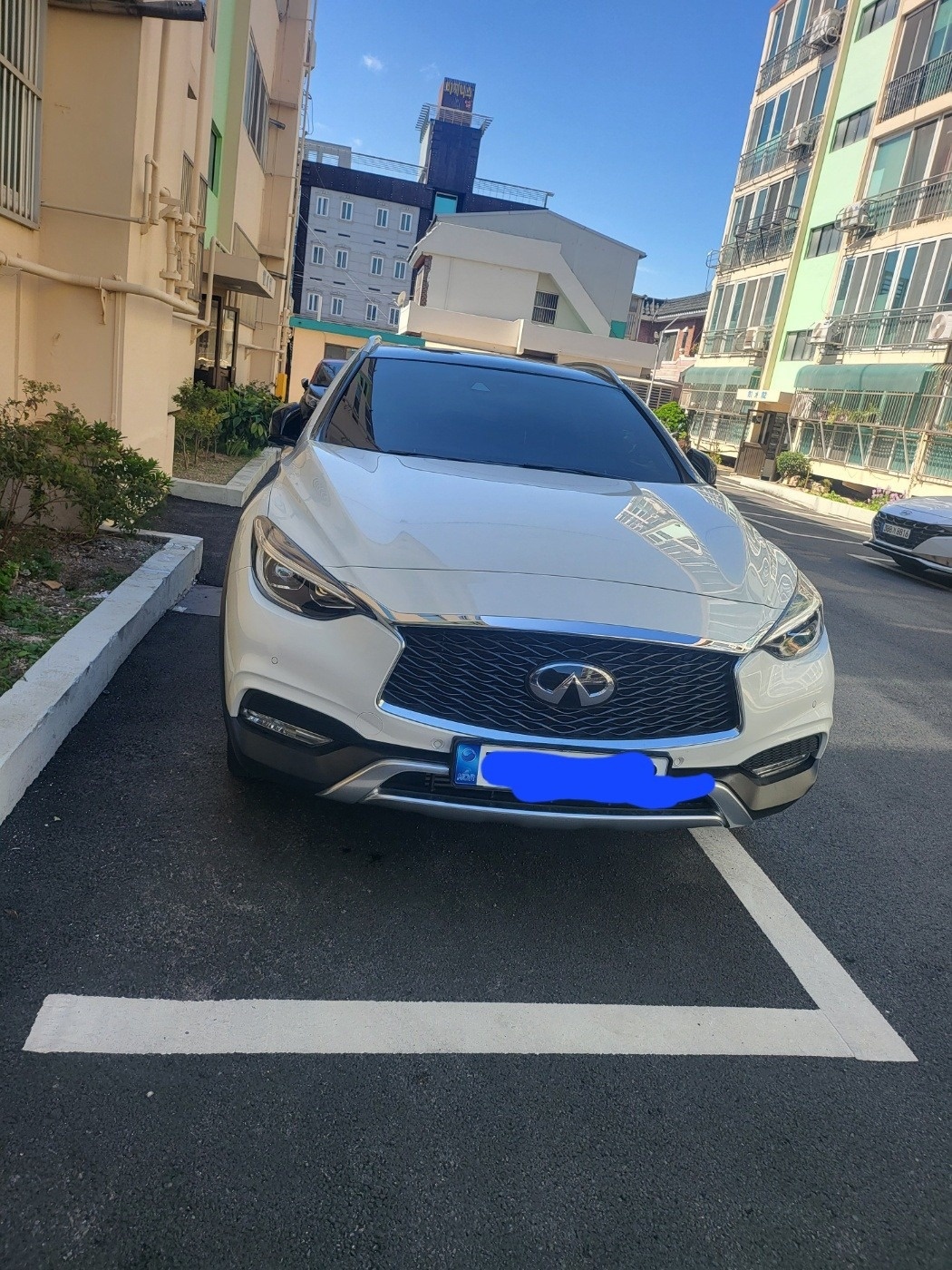 QX30 2.0 T AWD 매물 썸네일