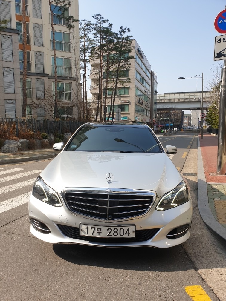 E 클래스 W212 E400 4Matic 후기형 (333마력) 매물 썸네일