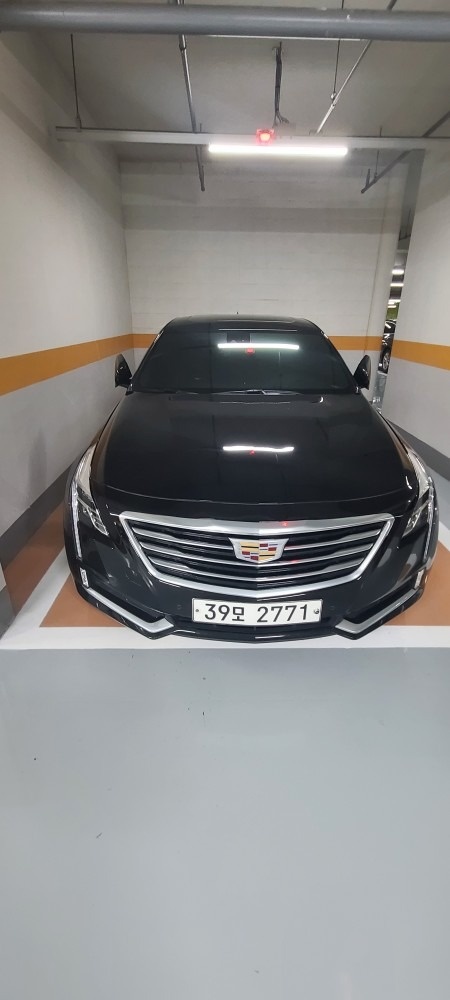 CT6 2.0 T (269마력)Premium 매물 썸네일