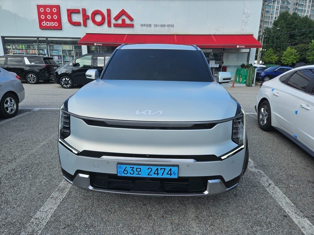 EV9 MV1 BEV(99.8kWh) 4WD 어스(6인승-릴렉션) 매물 썸네일