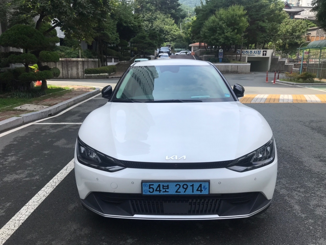 EV6 CV BEV(롱레인지/77.4kWh) RWD 에어(470km) 매물 썸네일