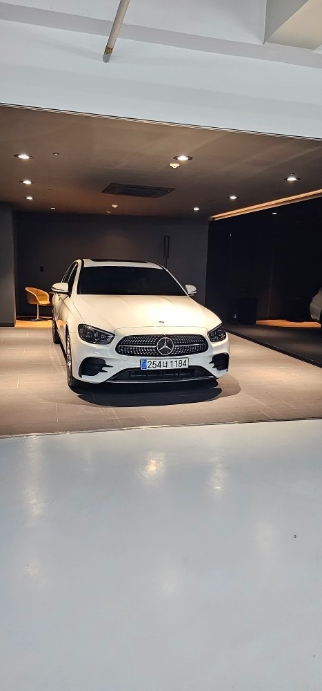 E 클래스 W213 E220 d 4Matic 후기형 (194마력)AMG Line 매물 썸네일