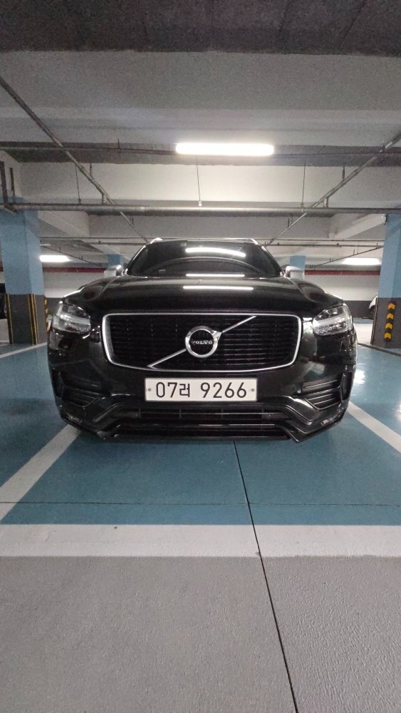 볼보 XC90 R디자인 국내 몇대없는